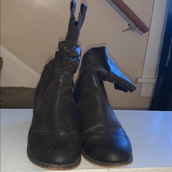 Breckelle’s brow slouchy boots. - Picture 2 of 5